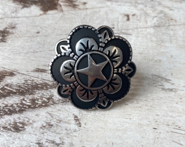 Floral Star Concho mit Loop Horse Shoe 1 1/2